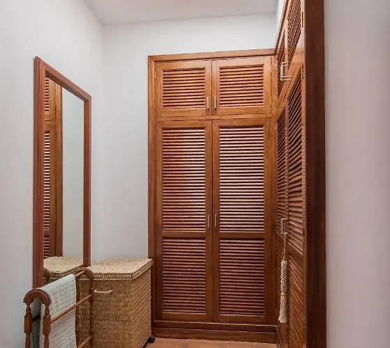 V Villa
