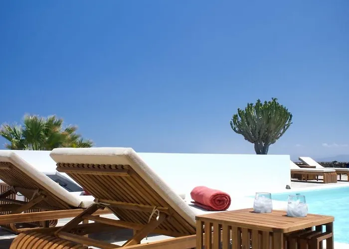 V Villa